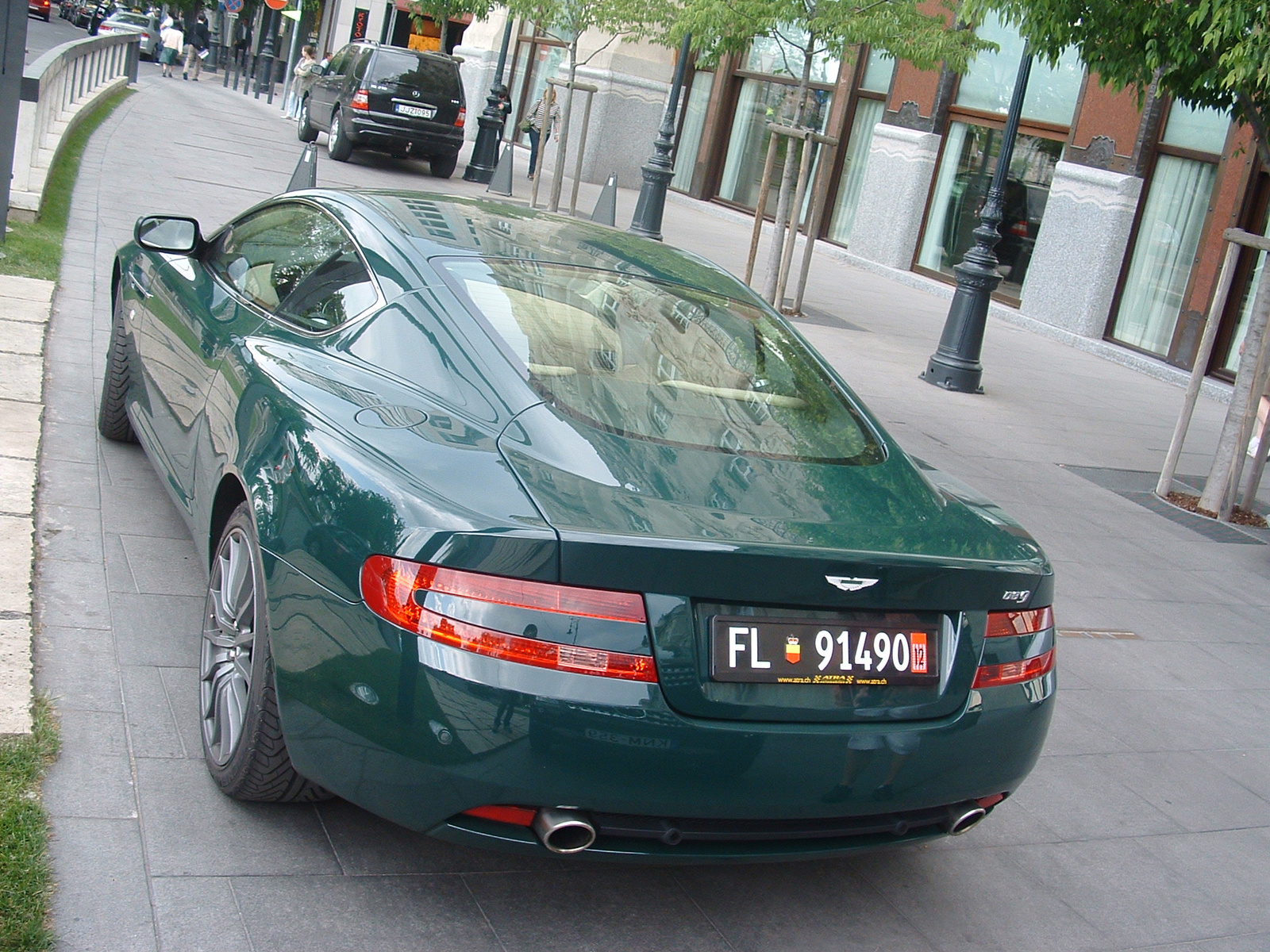 Aston Martin DB9