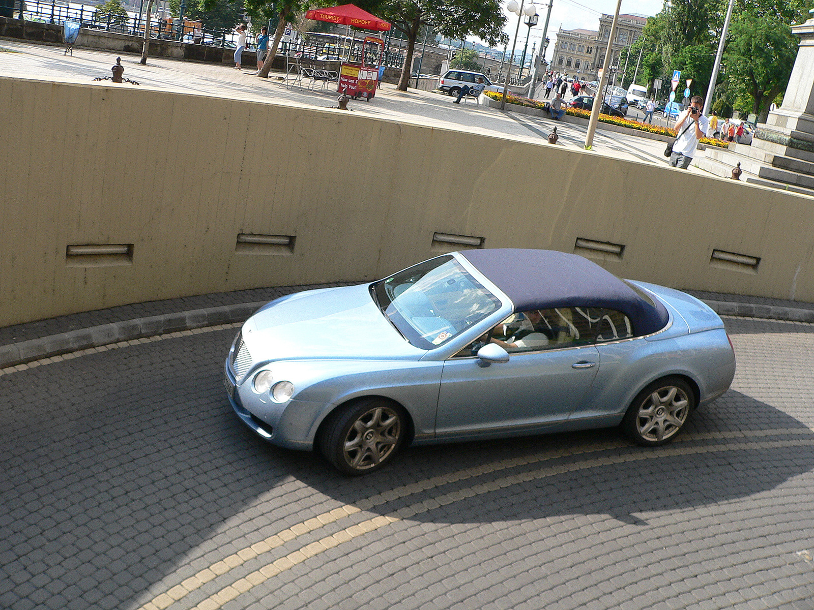 Bentley Continental GTC