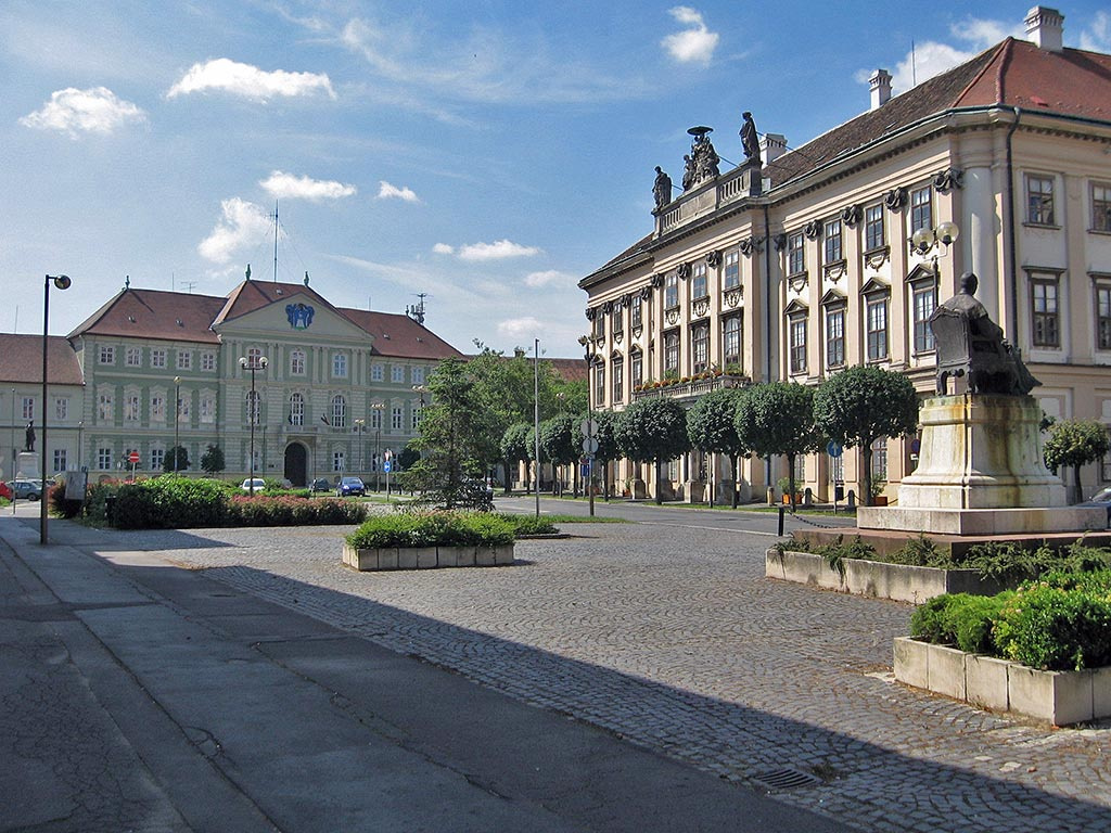 Berzsenyi-tér