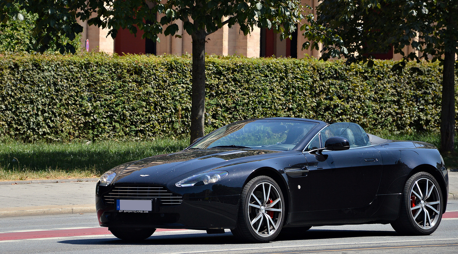 Aston Martin V8 Vantage Roadster